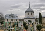 Дзвіниця та цвинтар біля церкви Різдва Івана Хрестителя