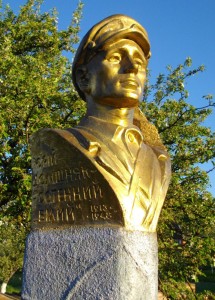 Пам’ятник Юрію Долішняку-«Білому» в Яблунові